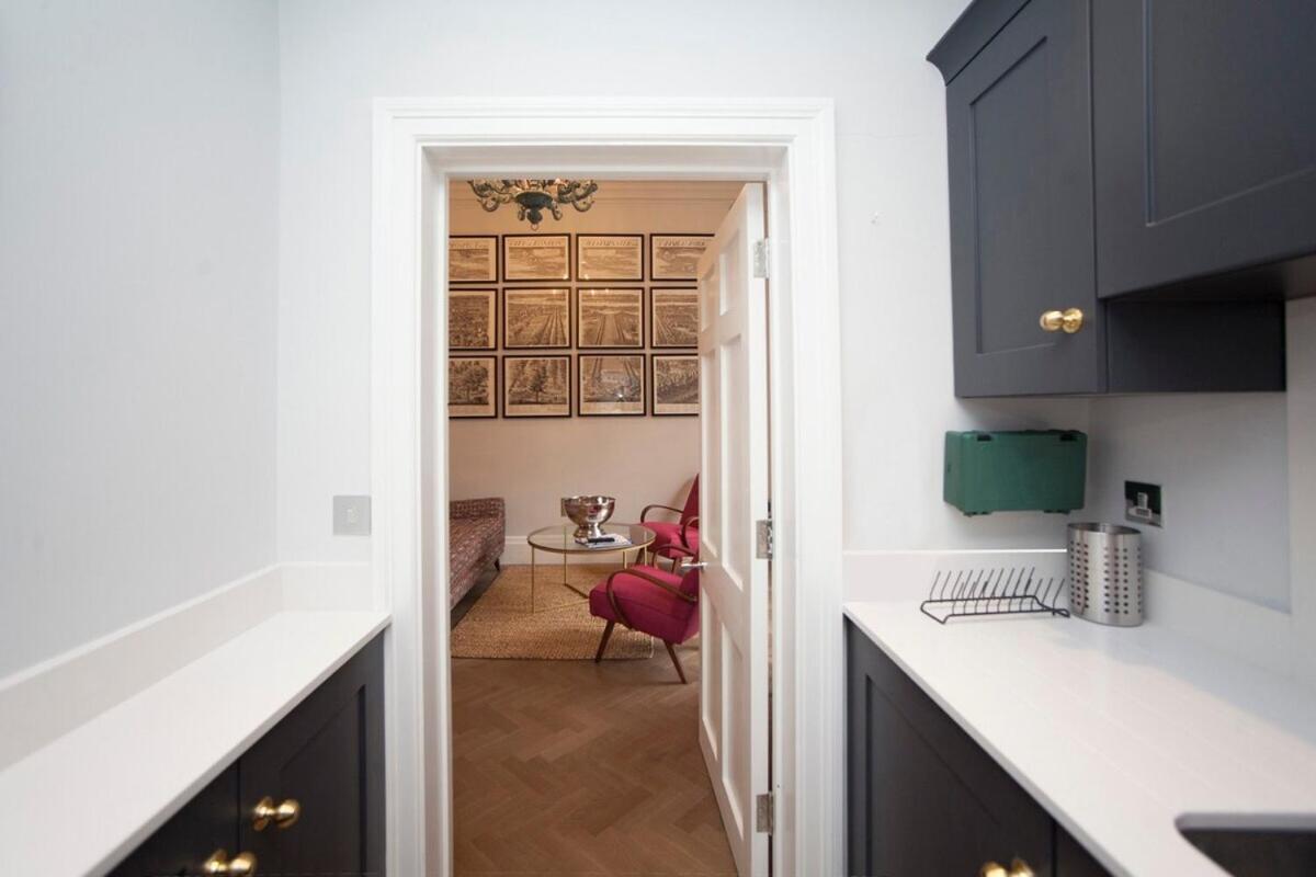 Stylish City Centre Apartment - Бат Экстерьер фото