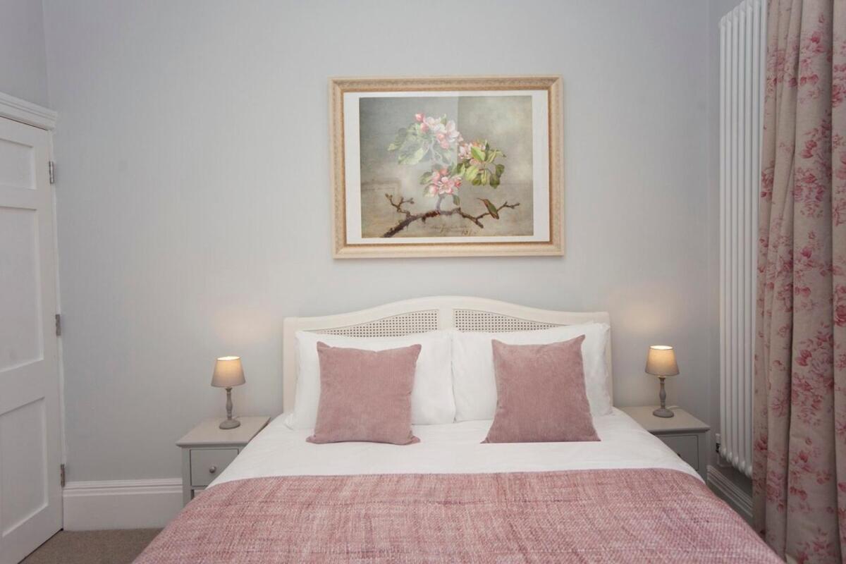 Stylish City Centre Apartment - Бат Экстерьер фото